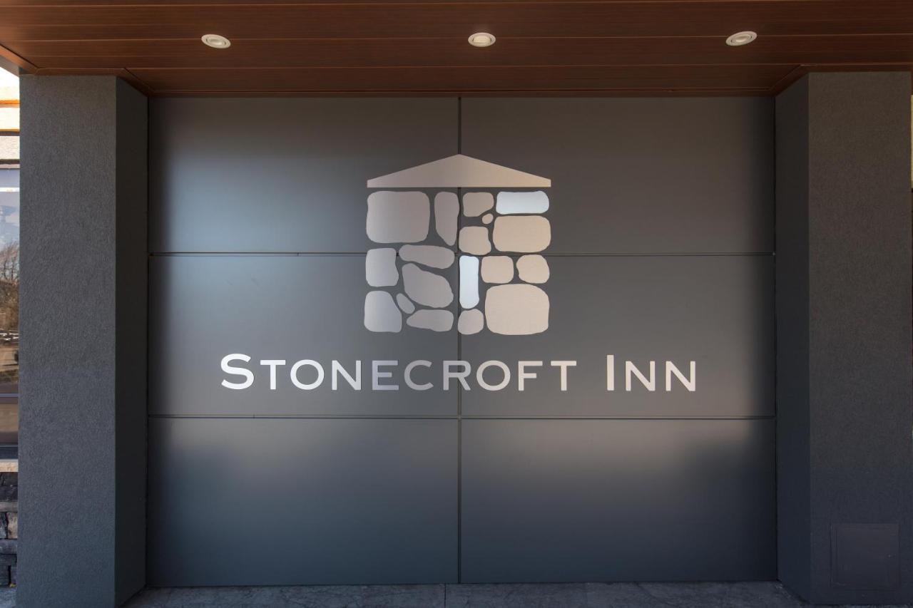 Stonecroft Inn Γουίντσορ Εξωτερικό φωτογραφία